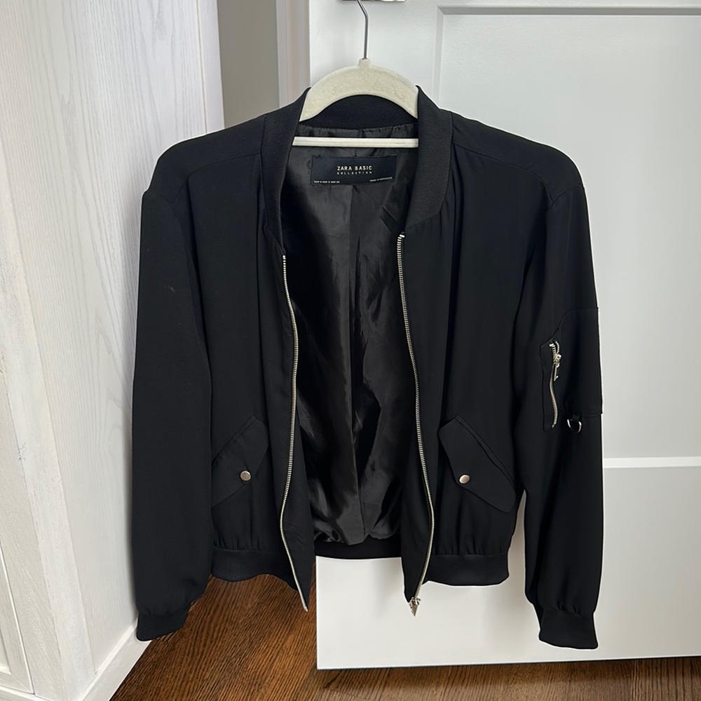 BLACK ZARA BOMBER JACKET - SIZE S - like new! Silver zippers